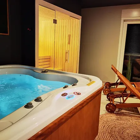 Forest With Wellness And Heated Salty Pool Hum