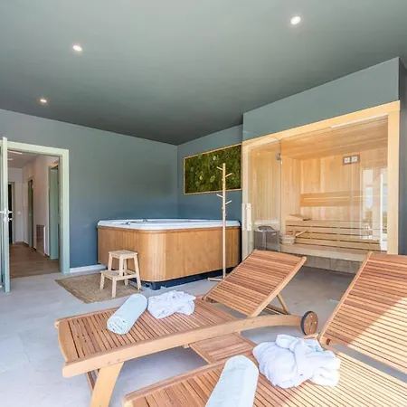 Forest With Wellness And Heated Salty Pool Hum