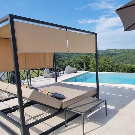 Βίλα Forest With Wellness And Heated Salty Pool *