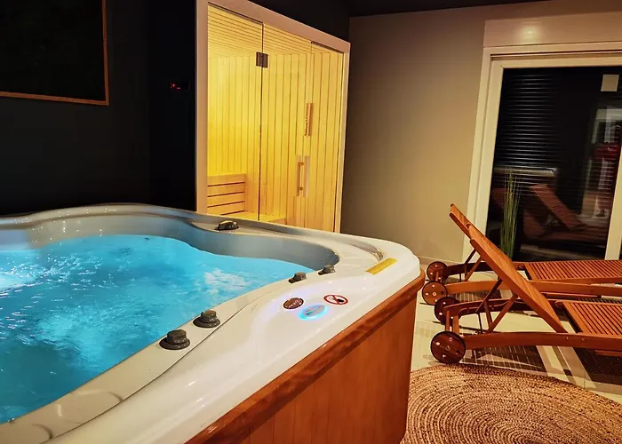 Forest With Wellness And Heated Salty Pool Hum