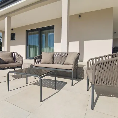 Forest With Wellness And Heated Salty Pool Hum